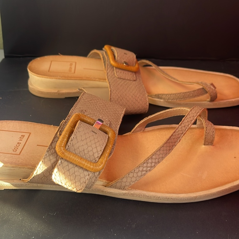Dolce Vita Tan leather Sandals with Buckle size 7.5 women’s - Picture 3 of 3